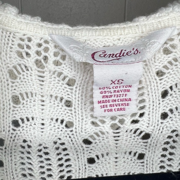 < Y2K Candie's Crochet Knit Cardigan with Ruffled Edges > - Picture 2 of 3